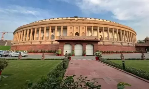 மணிப்பூர் கொடூரம்: நாடாளுமன்றத்தில் திமுக, காங்கிரஸ் எம்பிக்கள் ஒத்திவைப்பு தீர்மானம் நோட்டீஸ் மணிப்பூர் கொடூரம்: நாடாளுமன்றத்தில் திமுக, காங்கிரஸ் எம்பிக்கள் ஒத்திவைப்பு தீர்மானம் நோட்டீஸ்