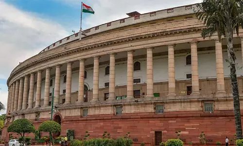 5-வது நாளாக நாடாளுமன்றத்தில் எதிர்க்கட்சிகள் அமளி: மக்களவை 12 மணி வரை ஒத்திவைப்பு 5-வது நாளாக நாடாளுமன்றத்தில் எதிர்க்கட்சிகள் அமளி: மக்களவை 12 மணி வரை ஒத்திவைப்பு