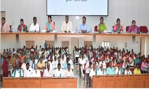 உழவன் செயலி சேவைகளை பயன்படுத்தி கொள்ள வேண்டும்-விவசாயிகளுக்கு, கலெக்டர் அறிவுறுத்தல்