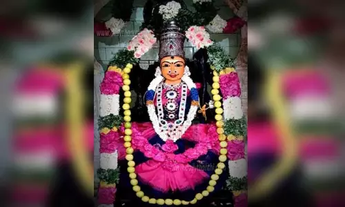 காமாட்சி பரமேஸ்வரி அம்மன் கோவில் திருவிழா கொடியேற்றத்துடன் தொடக்கம்