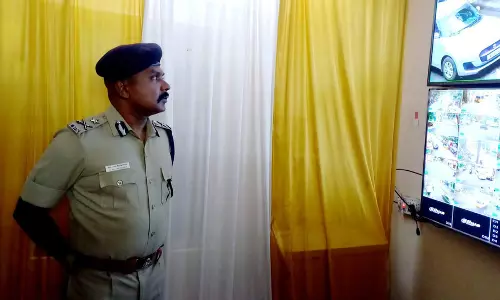 65 கண்காணிப்பு கேமராக்கள் பொருத்தம்