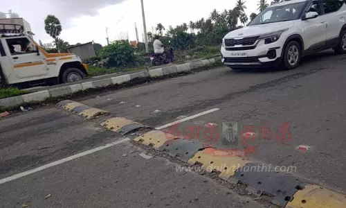 சேதமடைந்த வேகத்தடையால் அதிகரிக்கும் விபத்துகள்