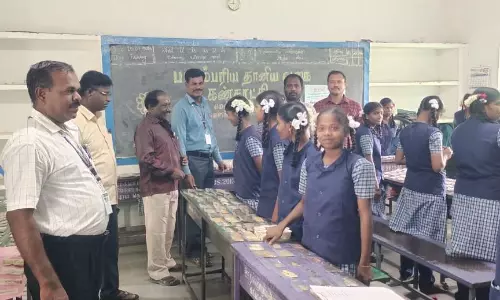 அரசு பள்ளியில் கண்காட்சி அரசு பள்ளியில் கண்காட்சி