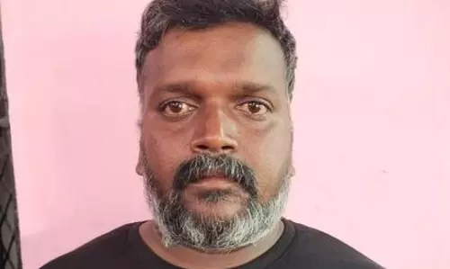 சாராயம் பதுக்கிய வாலிபர் கைது சாராயம் பதுக்கிய வாலிபர் கைது