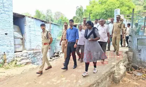 காரையாறு சொரிமுத்து அய்யனார் கோவிலில் உதவி கலெக்டர் ஆய்வு காரையாறு சொரிமுத்து அய்யனார் கோவிலில் உதவி கலெக்டர் ஆய்வு