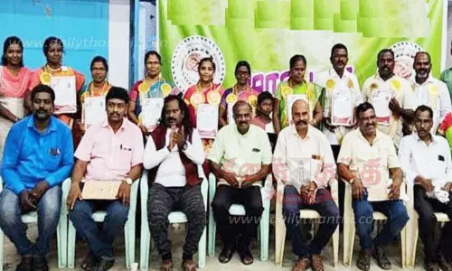 விருது பெற்ற ஆசிரியர்களுக்கு பாராட்டு