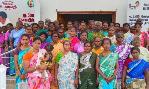 வட்டார வளர்ச்சி அலுவலகத்தை பெண்கள் முற்றுகை