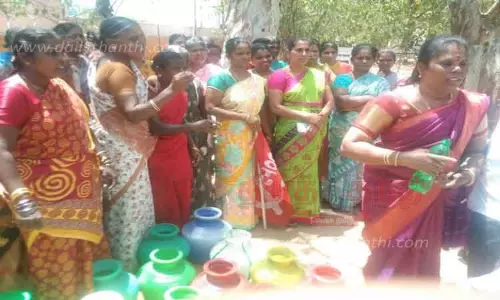 பெண்கள் காலிக்குடங்களுடன் முற்றுகை பெண்கள் காலிக்குடங்களுடன் முற்றுகை