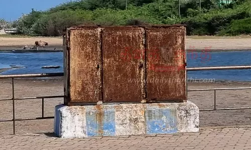 நாகை புதிய கடற்கரையில் மின்சார பெட்டி சீரமைக்கப்பட்டது