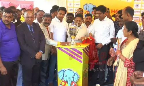 வெற்றி கோப்பை குன்னூருக்கு வந்தது வெற்றி கோப்பை குன்னூருக்கு வந்தது