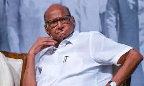 எதிர்க்கட்சி தலைவர்கள் கூட்டம் மும்பையில் நடைபெறும் நிலையில் சரத்பவாருடன் காங்கிரஸ் தலைவர்கள் சந்திப்பு