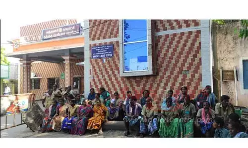 ஒப்பந்த தூய்மை பணியாளர்கள் போராட்டம் ஒப்பந்த தூய்மை பணியாளர்கள் போராட்டம்