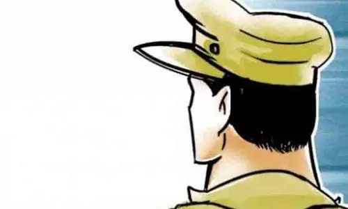 லண்டனில் இருந்து பரிசு பொருட்கள் வந்ததாக கூறி ரூ.7½ லட்சம் மோசடி சைபர் கிரைம் போலீசார் விசாரணை