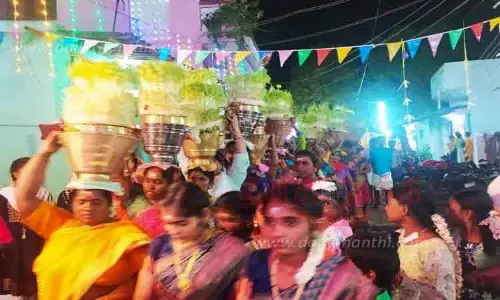 மகாசக்தி முச்சந்தி மாரியம்மன் கோவில் முளைப்பாரி திருவிழா