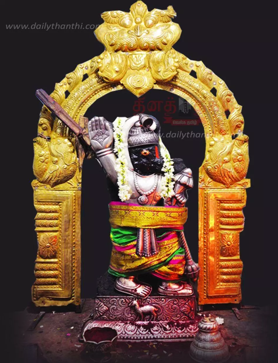 வீரஆஞ்சநேயர் கோவிலில் சிறப்பு வழிபாடு வீரஆஞ்சநேயர் கோவிலில் சிறப்பு வழிபாடு