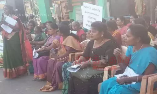 சாத்தான்குளத்தில் பெண்கள் ஆர்ப்பாட்டம்