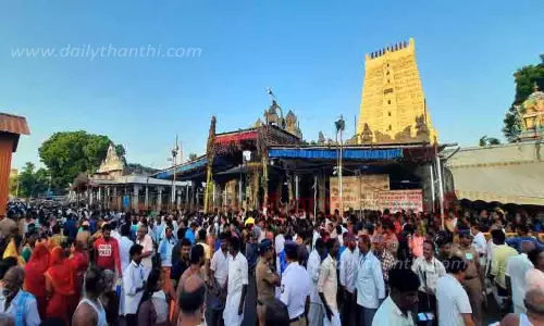 ராமேசுவரத்தில் குவிந்த பக்தர்கள்