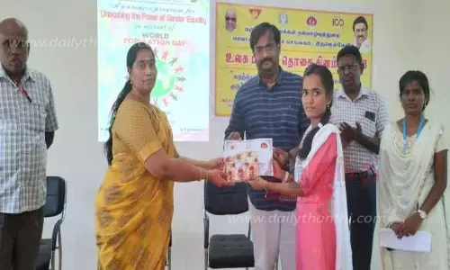 போட்டிகளில் வென்ற மாணவிகளுக்கு பரிசு