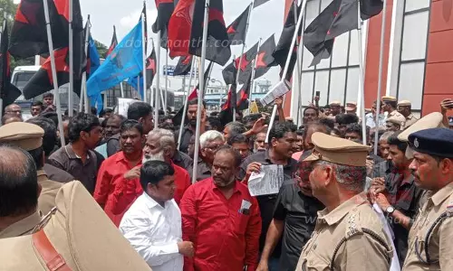 மணிப்பூர் சம்பவத்தை கண்டித்து சேலத்தில் ரெயில் மறியலில் ஈடுபட முயன்ற 142 பேர் கைது