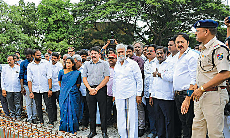 ரூ.3¾ கோடியில் புதிய திட்டப்பணிகள் அமைச்சர் சேகர்பாபு தொடங்கி வைத்தார்