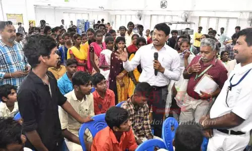 சிறந்த கல்வி அறிவு பெற்றவர்களாக  மாற்ற பெற்றோர் உறுதுணையாக இருக்க வேண்டும்