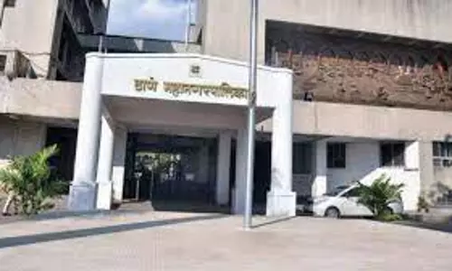 8 மாடி கட்டிடத்தின் தூண்களில் திடீர் விரிசல்; 120 குடியிருப்புவாசிகள் பாதுகாப்பான இடங்களுக்கு மாற்றம் - தானே மாநகராட்சி நடவடிக்கை 8 மாடி கட்டிடத்தின் தூண்களில் திடீர் விரிசல்; 120 குடியிருப்புவாசிகள் பாதுகாப்பான இடங்களுக்கு மாற்றம் - தானே மாநகராட்சி நடவடிக்கை