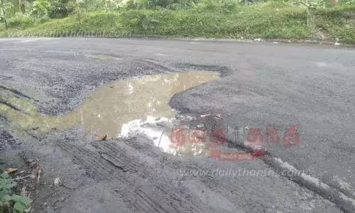 குண்டும், குழியுமான சாலையால் வாகன ஓட்டிகள் அவதி குண்டும், குழியுமான சாலையால் வாகன ஓட்டிகள் அவதி