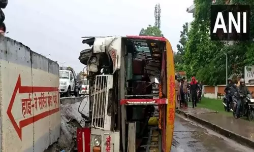 உத்தரகாண்ட்: ஹரித்வாரில் பேருந்து கவிழ்ந்ததில் 11 பயணிகள் படுகாயம்
