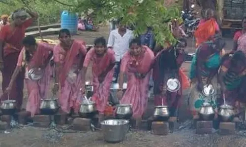 மூங்கில்துறைப்பட்டு அருகே உள்ளமுனியப்பர் கோவிலில் பொங்கல் வைத்து வழிபாடு