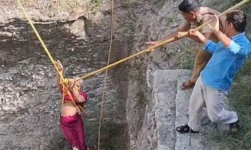 தியாகதுருகத்தில்கிணற்றில் தவறி விழுந்த பெண் மீட்பு தியாகதுருகத்தில்கிணற்றில் தவறி விழுந்த பெண் மீட்பு