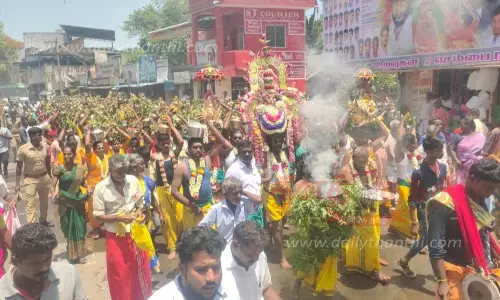 மாரியம்மன் கோவிலில் பால்குட திருவிழா
