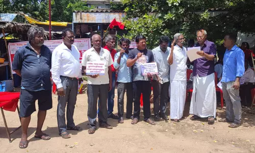 விழிப்புணர்வு பாடல் மூலம் நூதன போராட்டம்