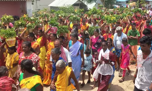 தலைவாசல் அருகேபுத்தூர் மாரியம்மன் கோவிலில் ஆடி திருவிழா