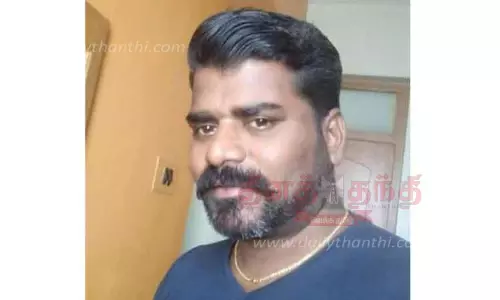 மொபட் மீது வாகனம் மோதி தந்தை-மகள் பலி