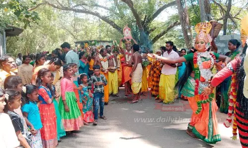 மகாமாரியம்மன் கோவிலில் பால்குட ஊர்வலம்