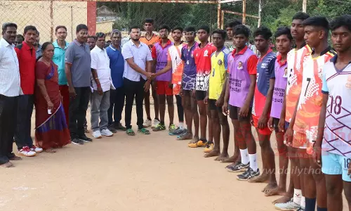 மாநில கைப்பந்து போட்டிக்குசேலத்தில் வீரர், வீராங்கனைகள் தேர்வு