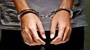 சம்பாஜி பிடே விவகாரம்; பிரிதிவிராஜ் சவானுக்கு மிரட்டல் விடுத்தவர் கைது சம்பாஜி பிடே விவகாரம்; பிரிதிவிராஜ் சவானுக்கு மிரட்டல் விடுத்தவர் கைது