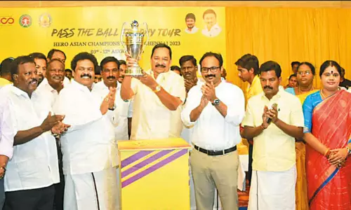 7-வது ஆசிய ஆண்கள் ஆக்கி போட்டிக்கான வெற்றி கோப்பை அறிமுக விழா 7-வது ஆசிய ஆண்கள் ஆக்கி போட்டிக்கான வெற்றி கோப்பை அறிமுக விழா