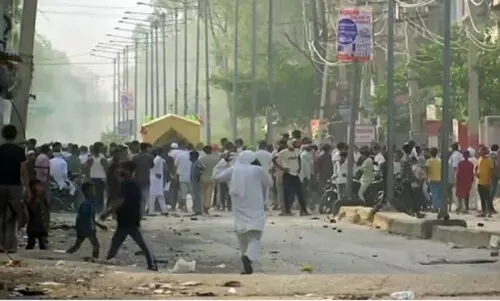 அரியானா குருகிராம் பகுதியில் மீண்டும் வன்முறை: பலி எண்ணிக்கை 5 ஆக உயர்வு; முதல்-மந்திரி அவசர ஆலோசனை அரியானா குருகிராம் பகுதியில் மீண்டும் வன்முறை: பலி எண்ணிக்கை 5 ஆக உயர்வு; முதல்-மந்திரி அவசர ஆலோசனை