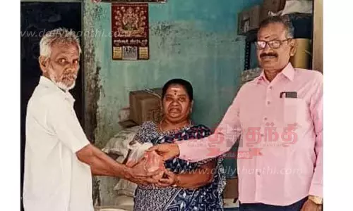 10 ரேஷன் கடைகளில் மலிவு விலை தக்காளி விற்பனை