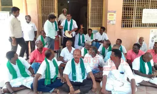 குறைதீர்வு கூட்டத்தை விவசாயிகள் புறக்கணித்து வெளிநடப்பு