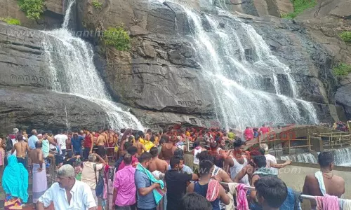 குற்றாலம் அருவிகளில் நீர்வரத்து குறைந்தது