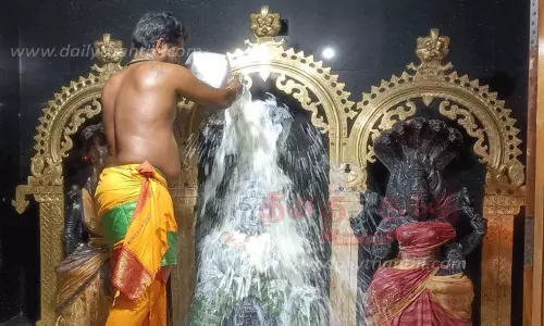 முப்பெரும் தேவியர் பவானி அம்மன் ஆலயத்தில் ஆடி மாத பவுர்ணமி பூஜை