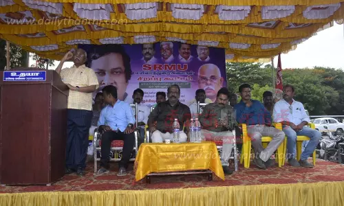 பழைய ஓய்வூதிய திட்டத்தை அமல்படுத்தக்கோரிடெல்லியில் போராட்டம்