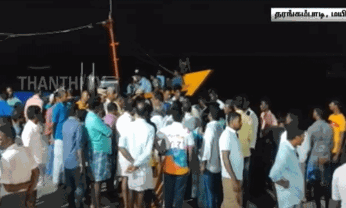 மயிலாடுதுறை: சுருக்குமடி வலை பயன்படுத்தியவர்களின் படகை சிறைபிடித்த மீனவர்கள்