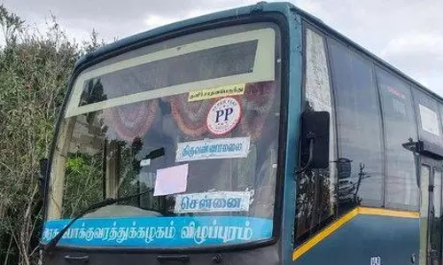 விபத்து வழக்கில் நஷ்டஈடு வழங்காததால் அரசு பஸ் ஜப்தி விபத்து வழக்கில் நஷ்டஈடு வழங்காததால் அரசு பஸ் ஜப்தி