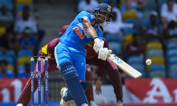 ஹாட்ரிக் அரைசதம்...தோனியுடன் சாதனை பட்டியலில் இணைந்த இஷான் கிஷன்...!