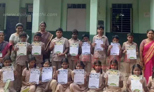 அரசு பள்ளி மாணவர்களுக்கு சான்றிதழ்