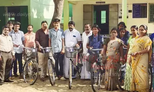 விலையில்லா சைக்கிள்கள் வழங்கும் விழா