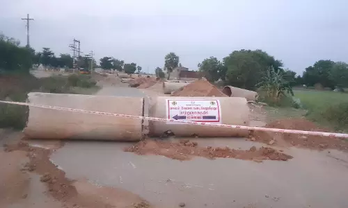 திருமால்பூரில் உடைந்த பாலம் சீரமைக்கும் பணி தீவிரம்